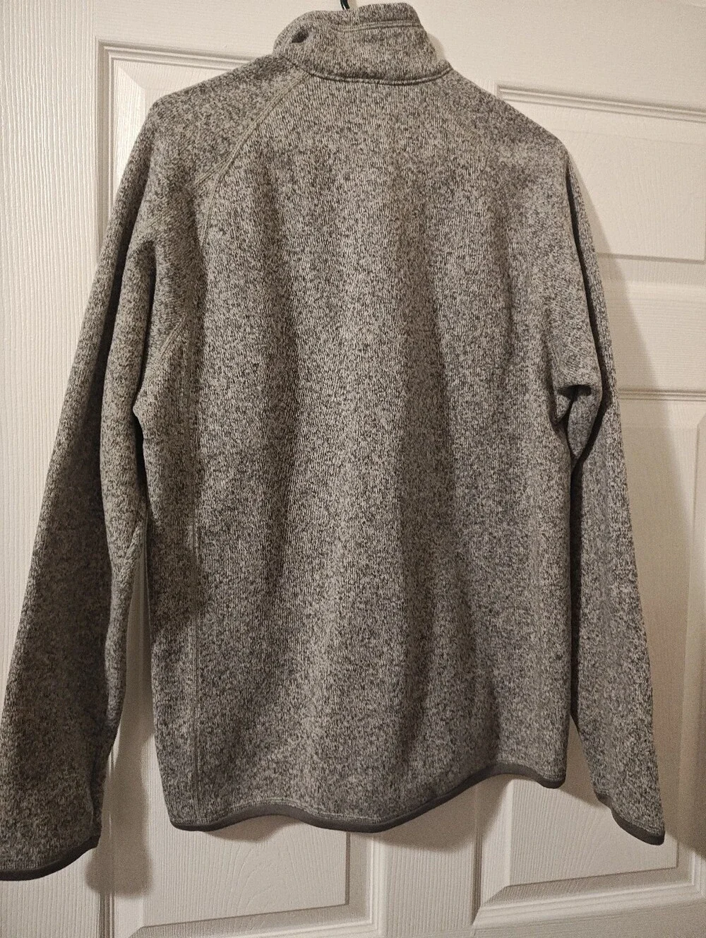 Like New Patagonia Men’s Heather Gray Quarter-Zip Fleece Pullover
